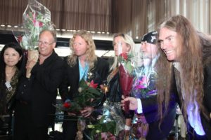 1111 TWS band bild